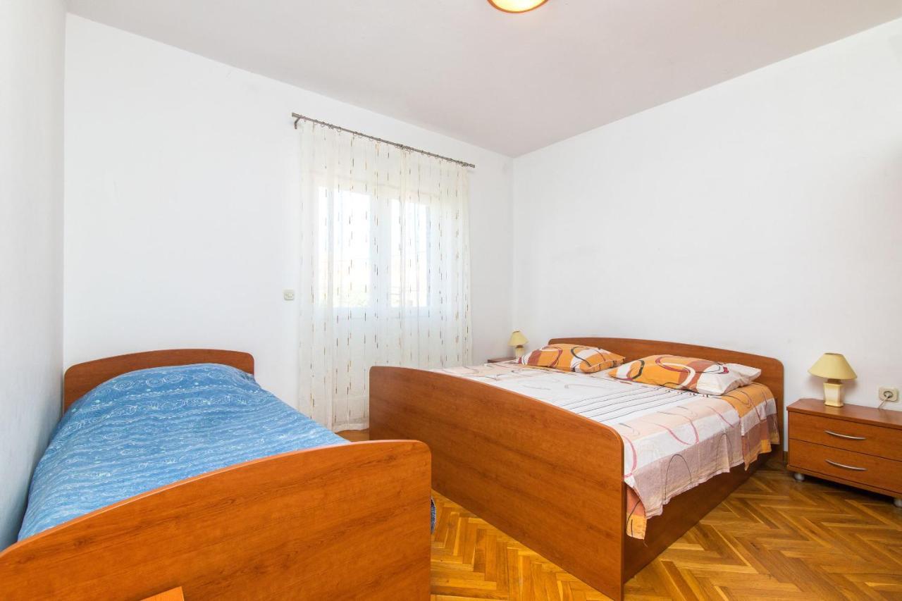 Apartment Jerka Supetar Exterior photo
