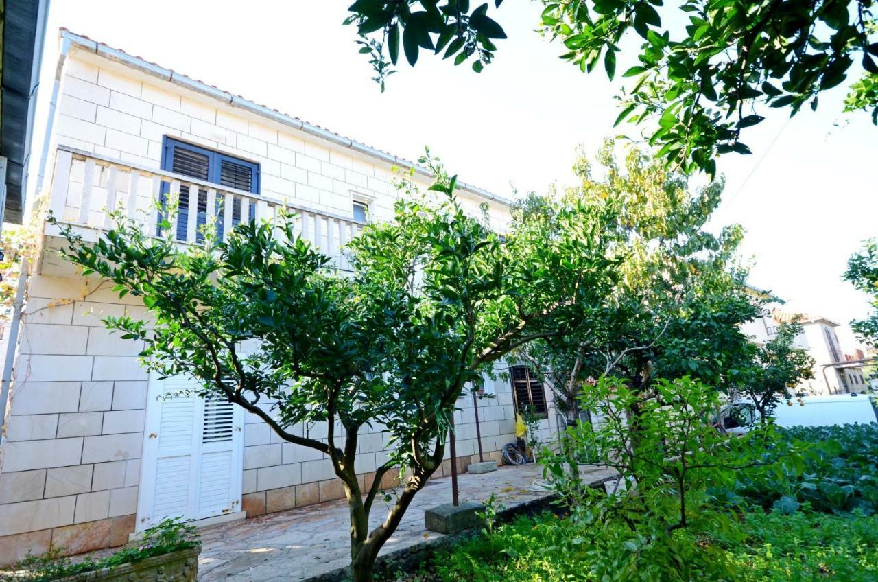 Apartment Jerka Supetar Exterior photo