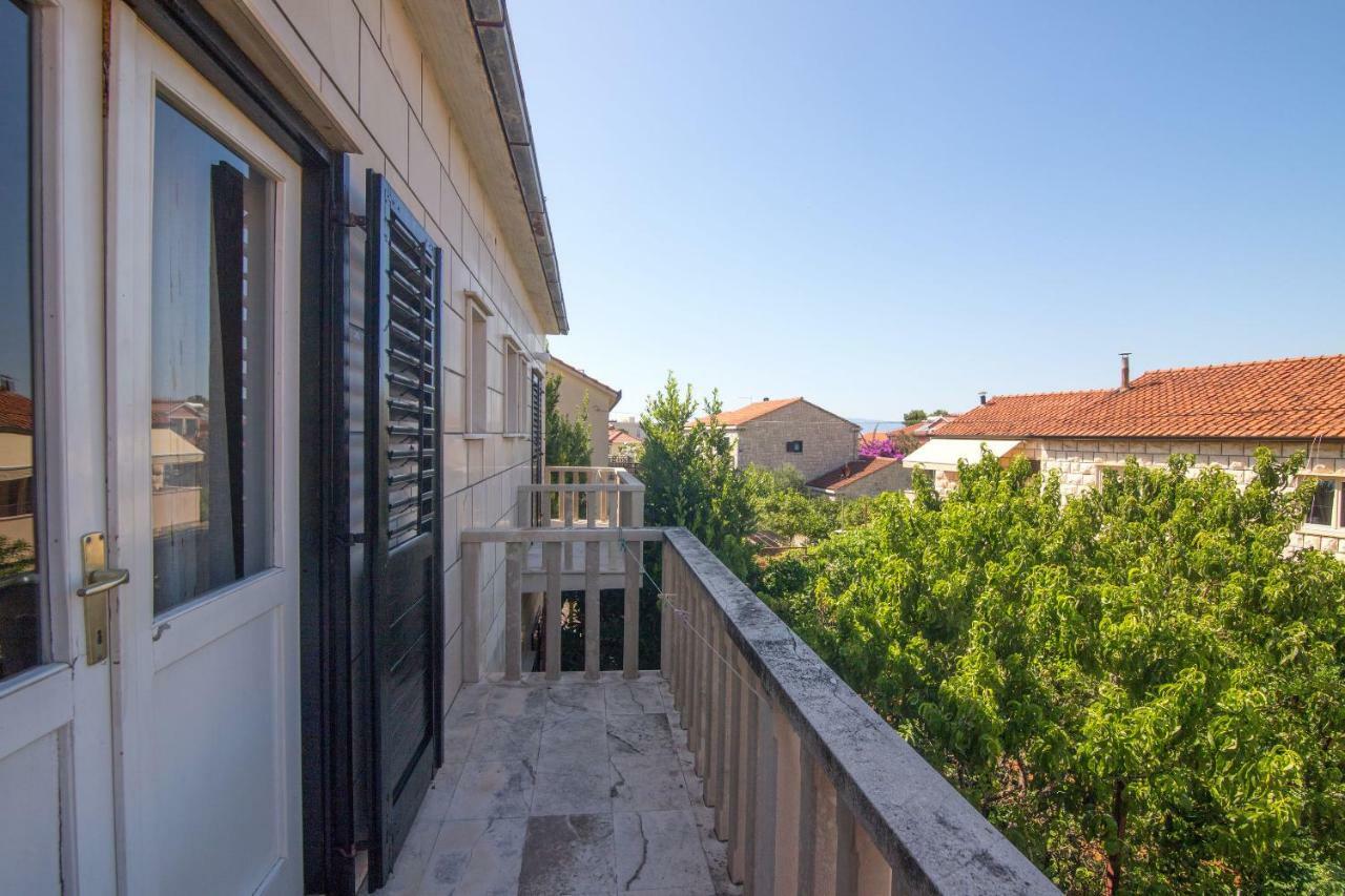 Apartment Jerka Supetar Exterior photo