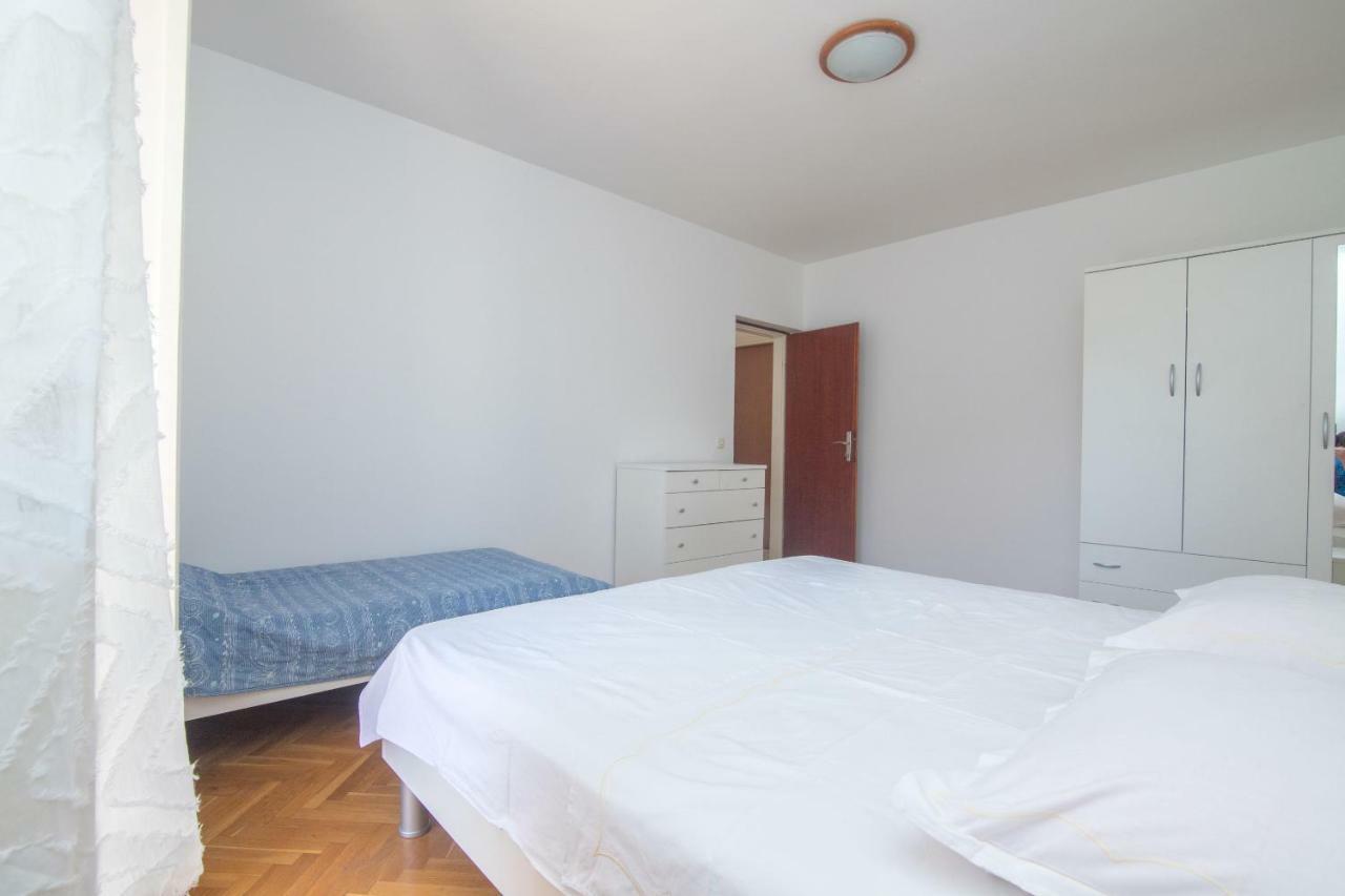 Apartment Jerka Supetar Exterior photo