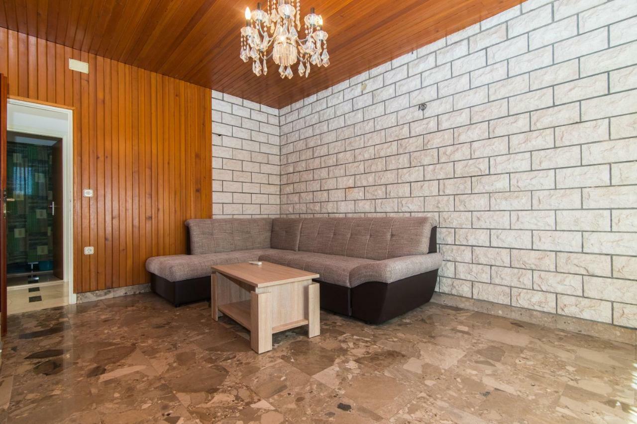 Apartment Jerka Supetar Exterior photo